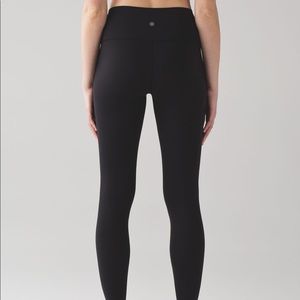 Lululemon black wunder under leggings